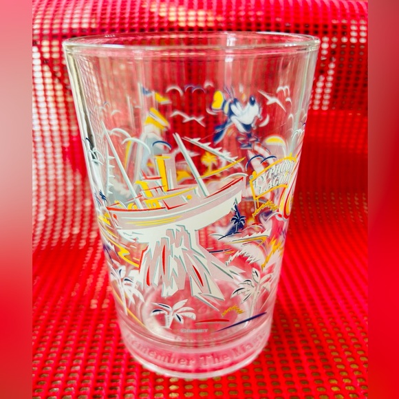 Vintage McDonald’s Walt Disney World glass.  Mint condition. - Picture 4 of 7